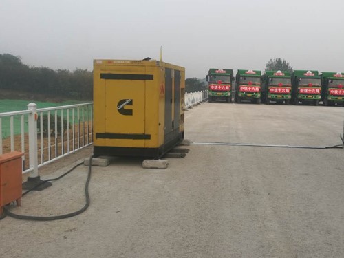 福山电力系统的稳定性和设备兼容性如何影响发电机组的频率规格？